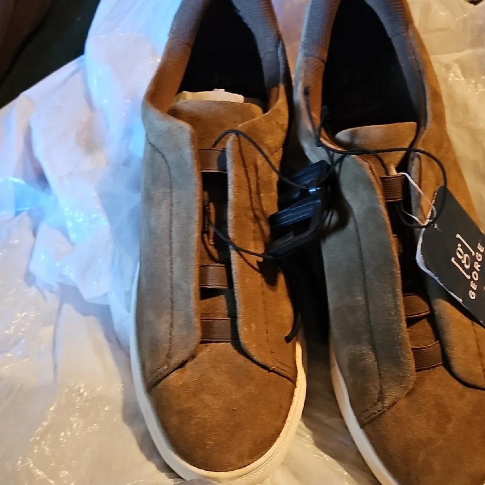 George casual slip